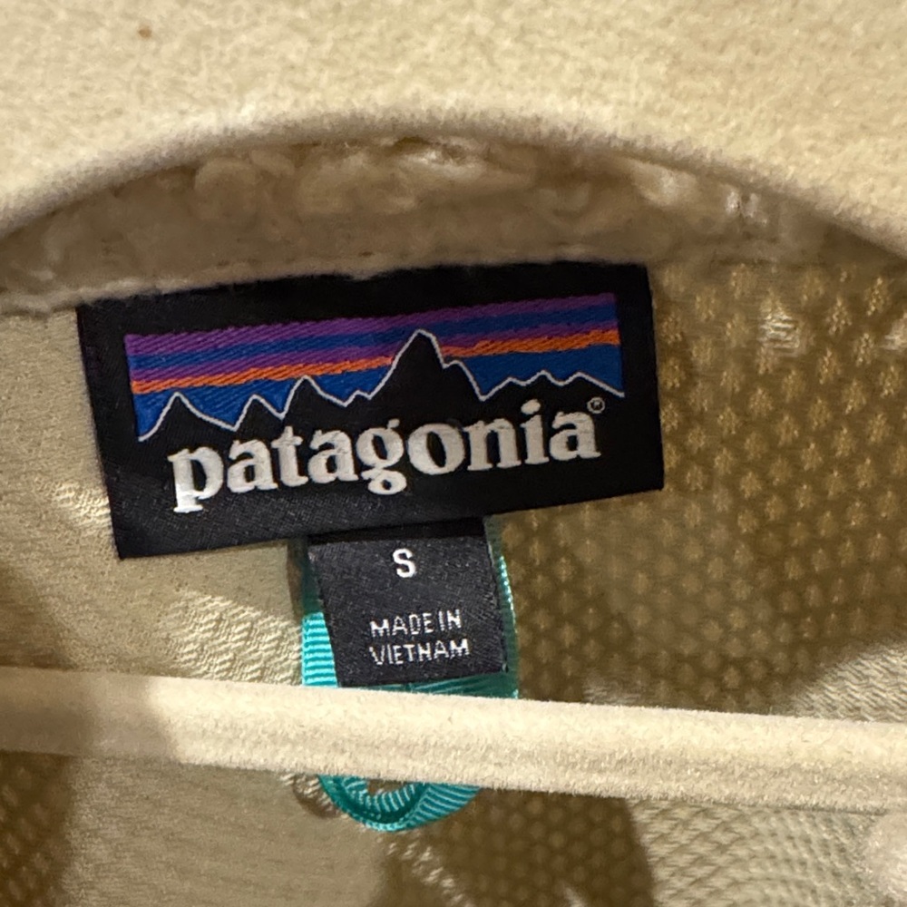Patagonia Cream and Blue Fleece Vest - Picture 2 of 4